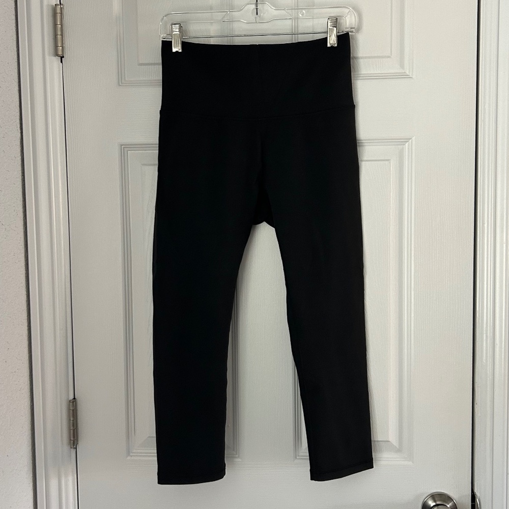 CALIA by Carrie Underwood capri Black Leggings